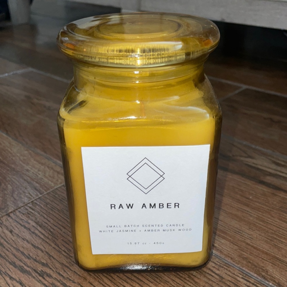 Urban Wax Refinery Brand new Raw Amber candle